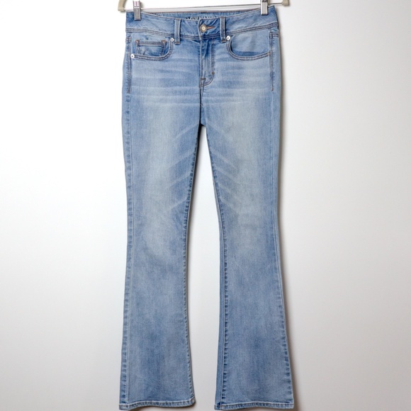 American Eagle Outfitters Denim - 🔴SOLD🔴 American Eagle Jeans in Super Stretch